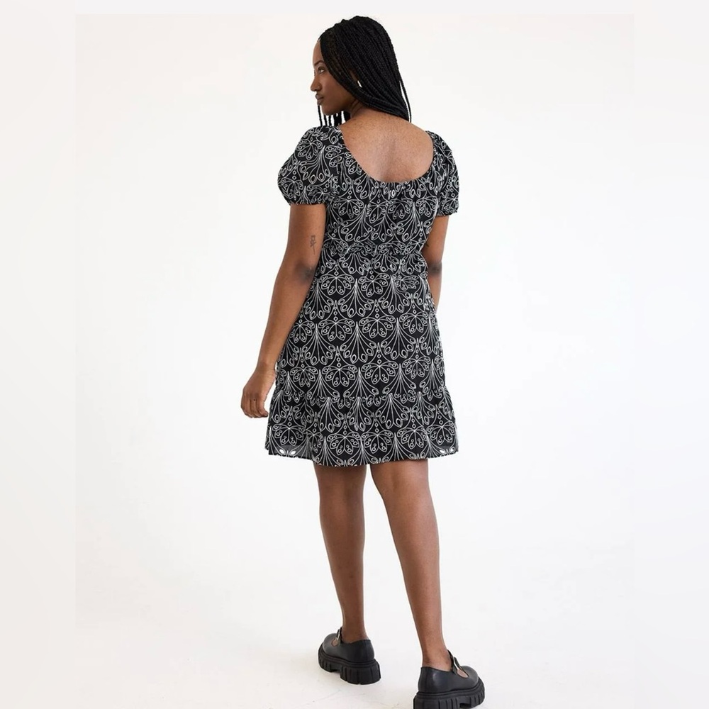NWT Short-Flutter-Sleeve Eyelet Dress - Picture 4 of 5